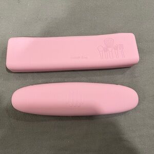 🛍️ 4 for $20 🛍️ Pink Silicone Brush Holder